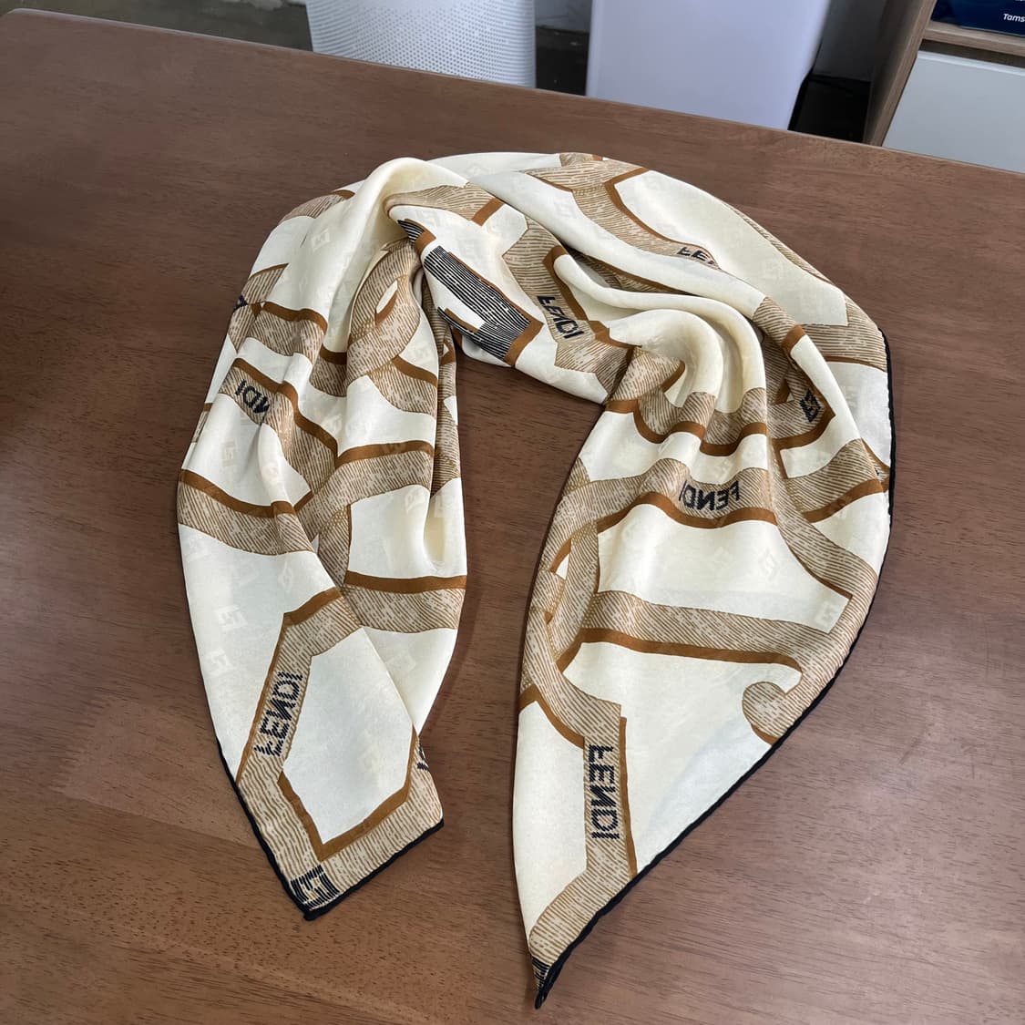 펜디 실크 스카프 상품이미지1