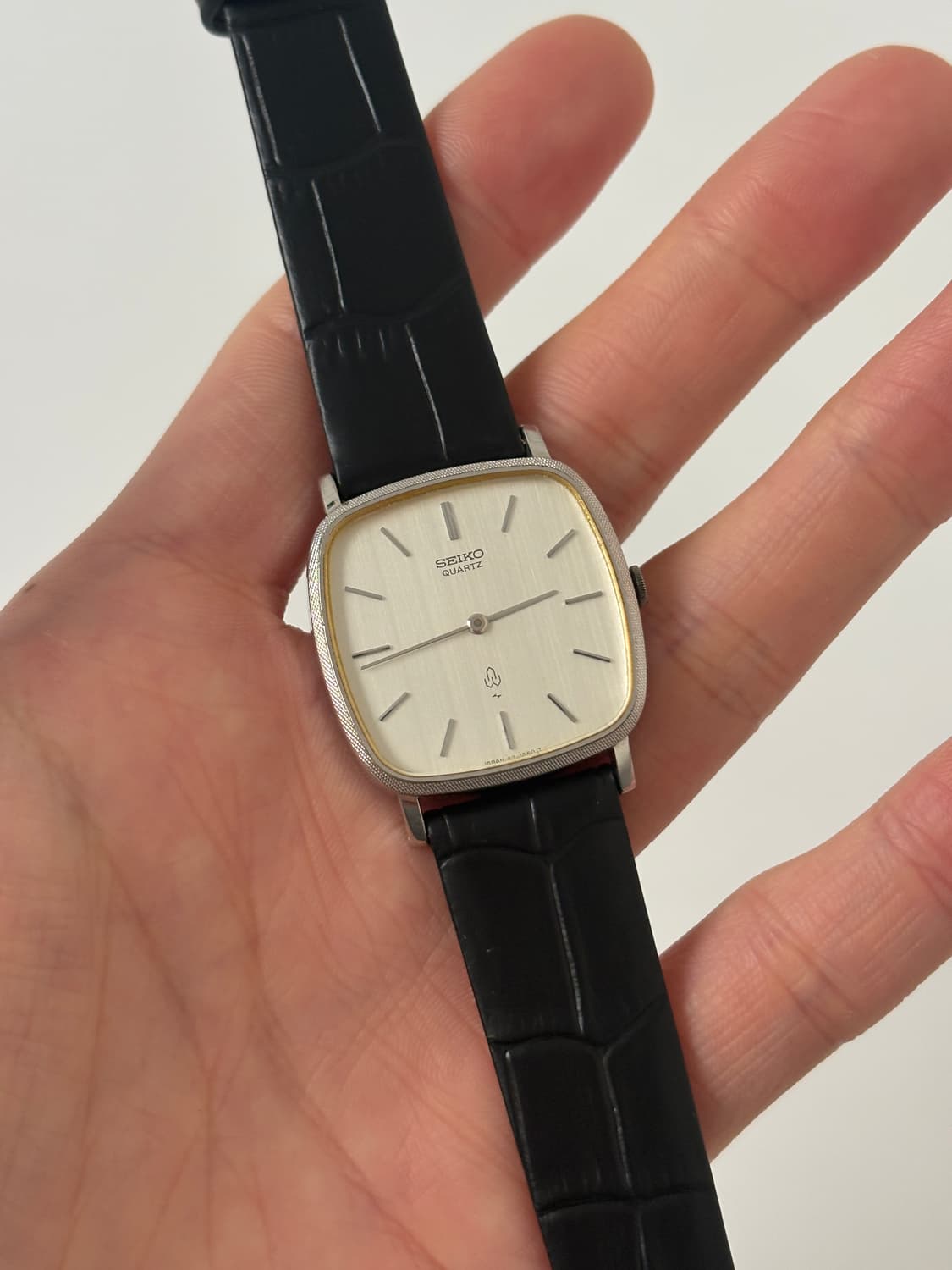 1970s Texture Bezel Silver Square Quartz 상품이미지2