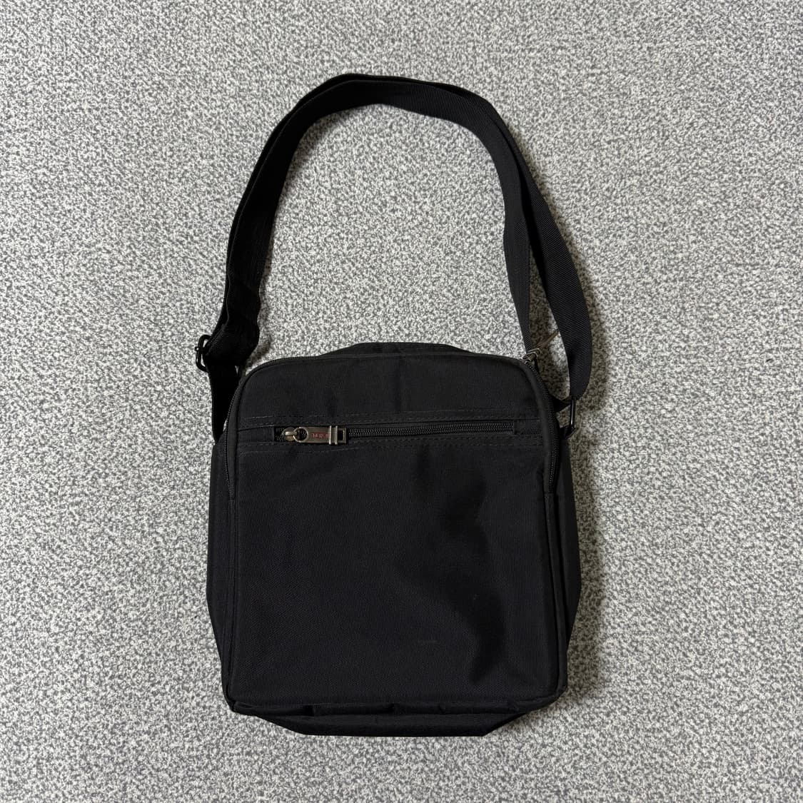 TUMI 투미 크로스백 상품이미지4