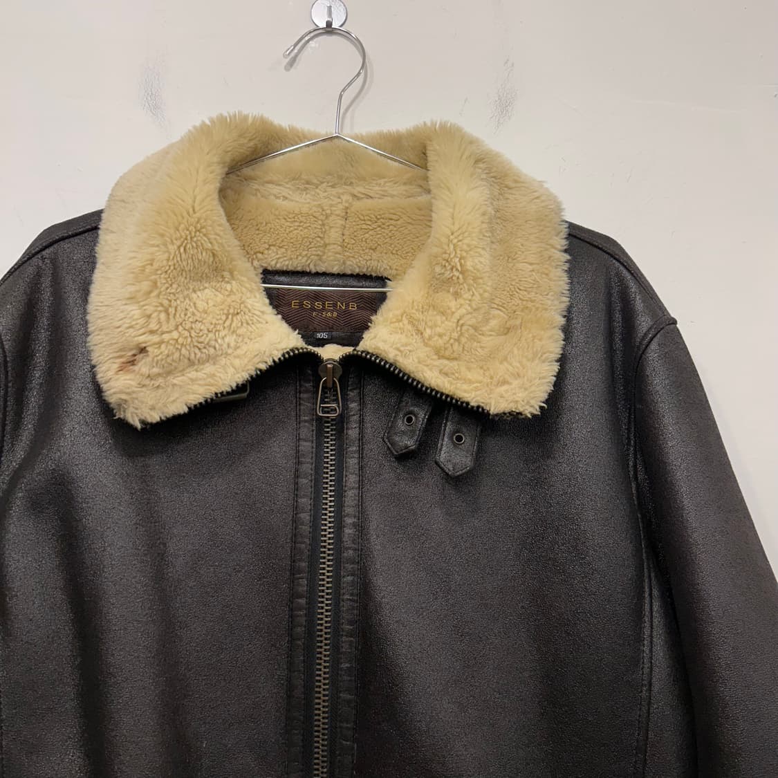 ESSEN B 비건레더 밍크 하이넥 무스탕 상품이미지1