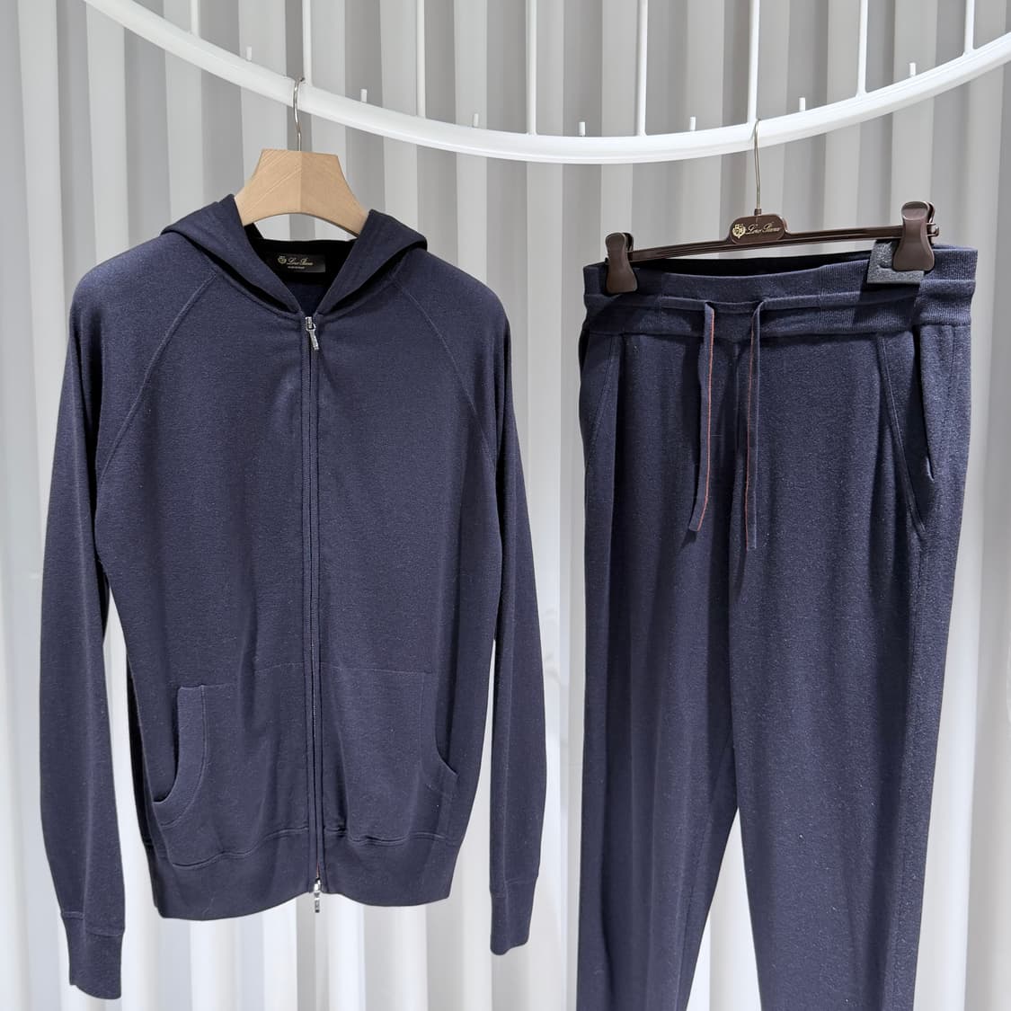 (A+/M) / 로로피아나 실크 캐시미어 네이비 후드집업 팬츠 셋업 상품이미지1