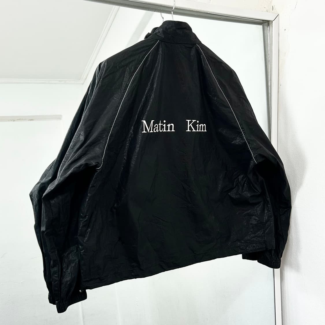 마뗑킴 백로고 나일론 바람막이 자켓 상품이미지1