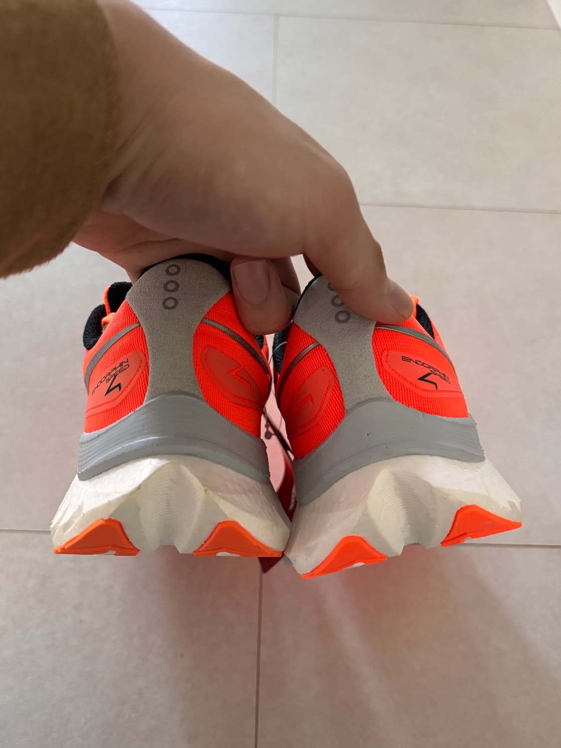 러닝화 여러 켤레 필요 없습니다 / 써코니 엔돌핀 스피드4 새상품 250 상품이미지6