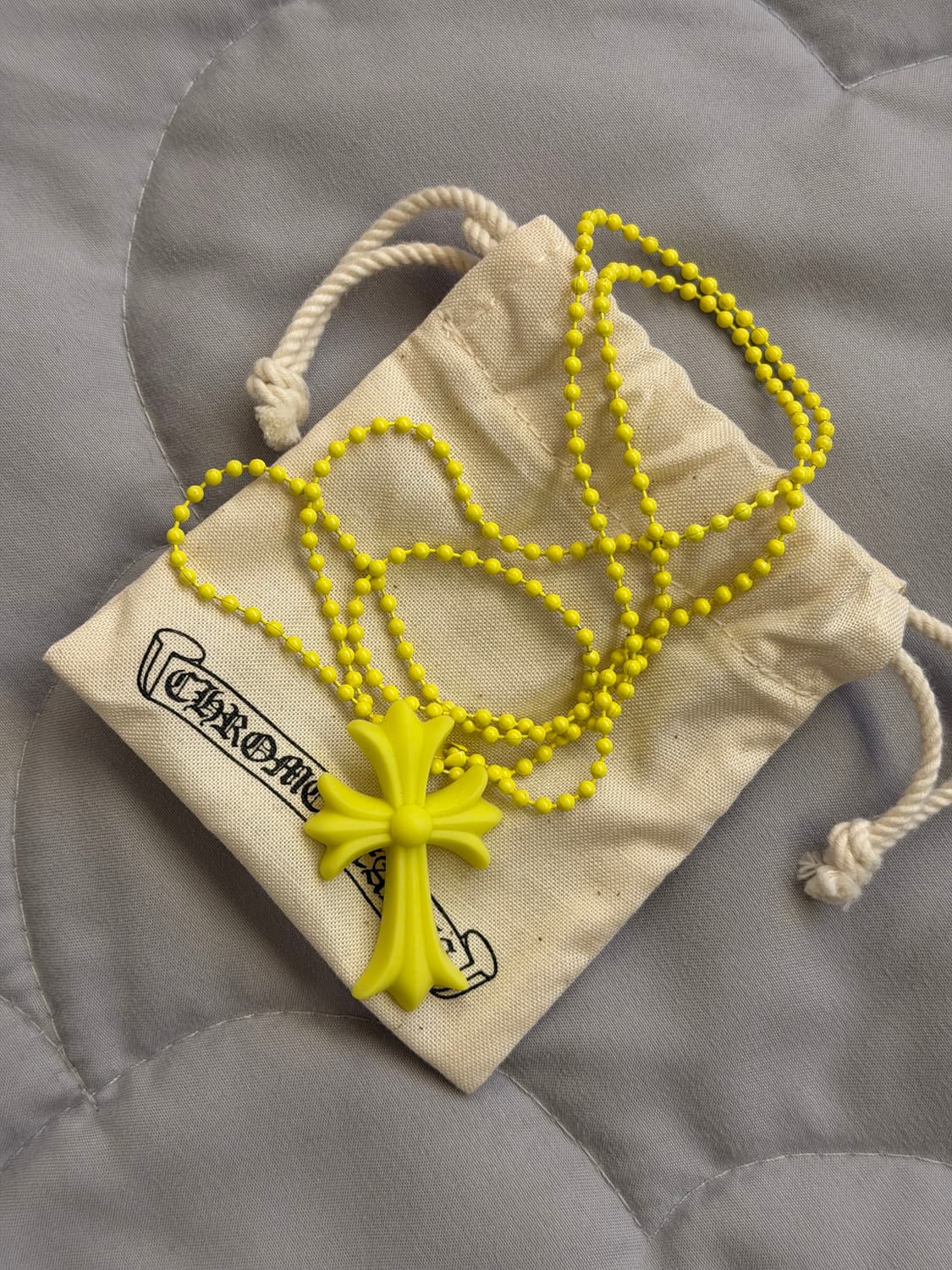 [OS] 크롬하츠 실리크롬 CH 크로스 옐로우 목걸이 상품이미지1