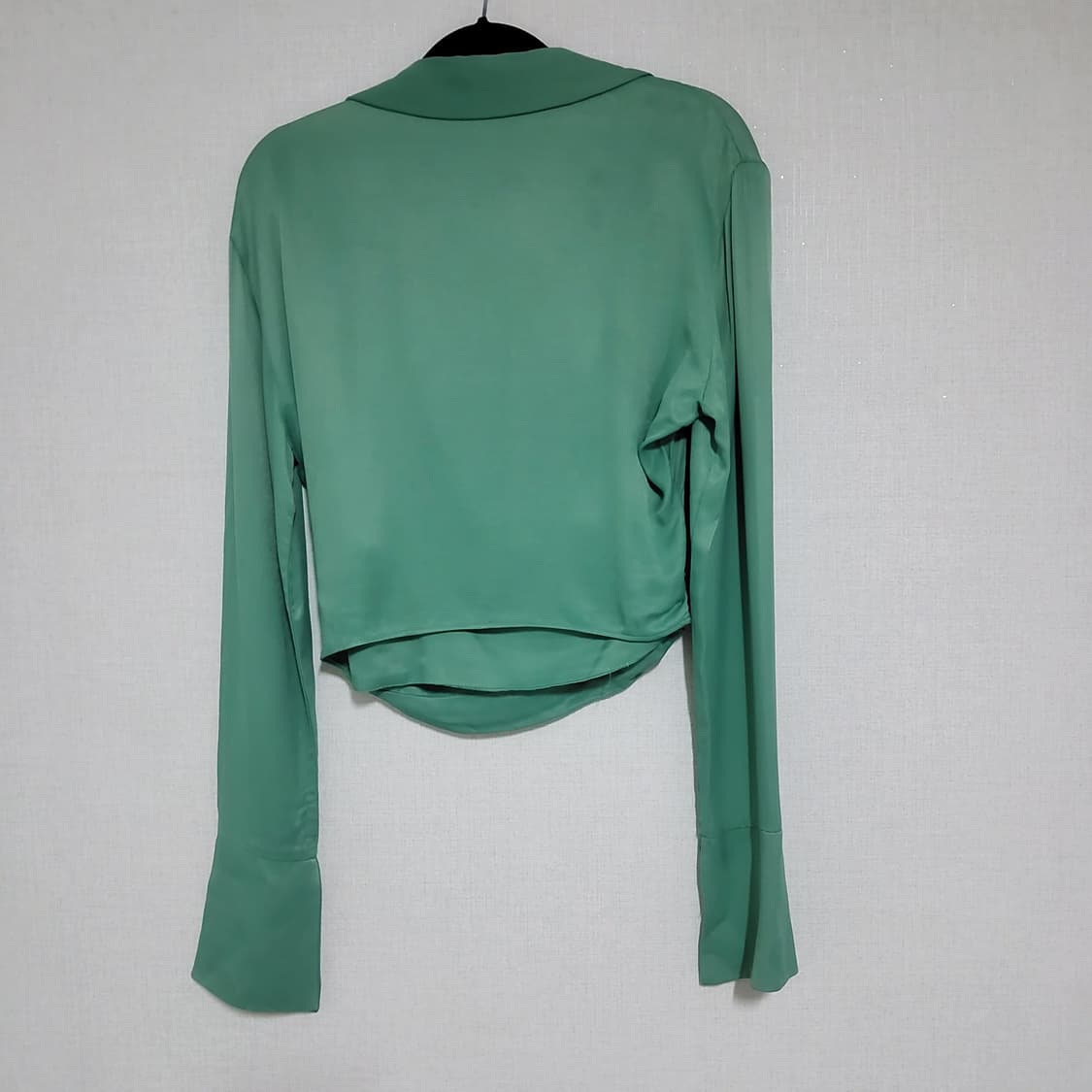 새상품 자라 zara 크롭 랩 새틴 블라우스 S 상품이미지6