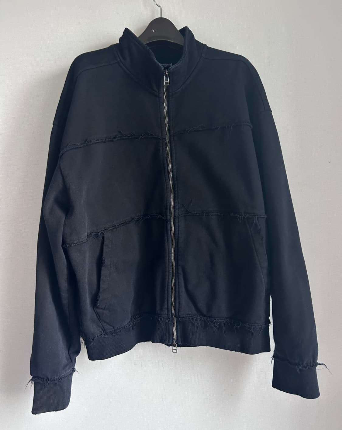 [L] 인사일런스 워시드 컷오프 트랙자켓 블랙 상품이미지3