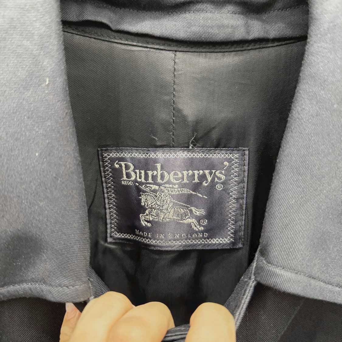 버버리 트렌치 코트 히든 버튼 울 체크 라이너 탈부착 디테일 딥 네이비 상품이미지6