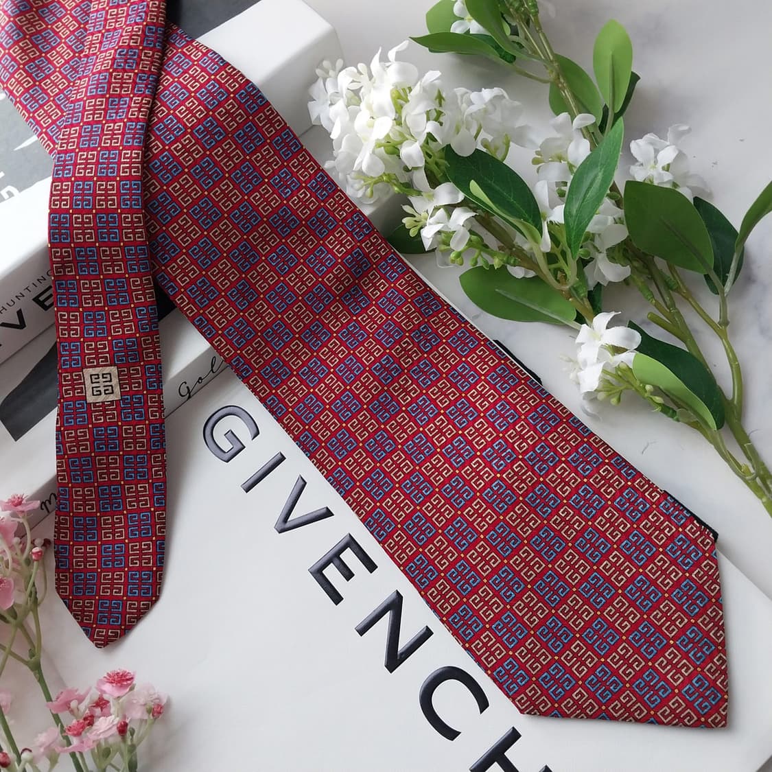 지방시 실크 올오버 로고 패턴 넥타이 9.5cm A+등급 k2045
 상품이미지2