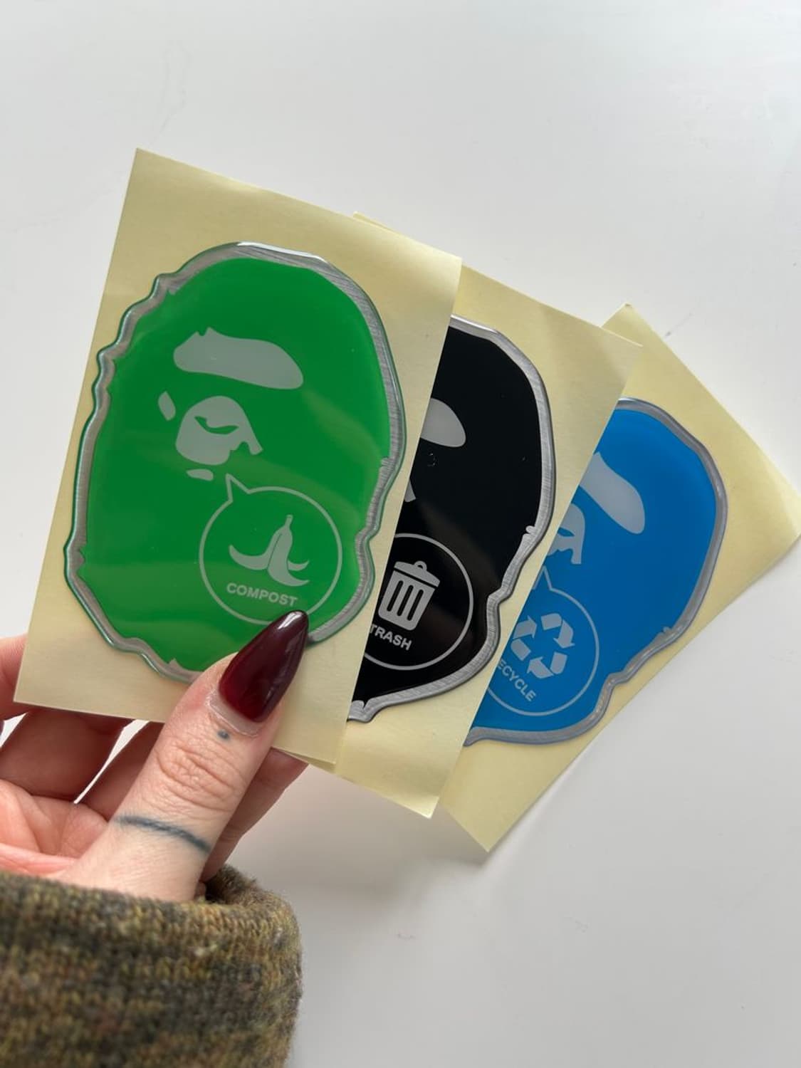 APE HEAD TRASH CAN STICKER 쓰레기통 스티커 상품이미지1