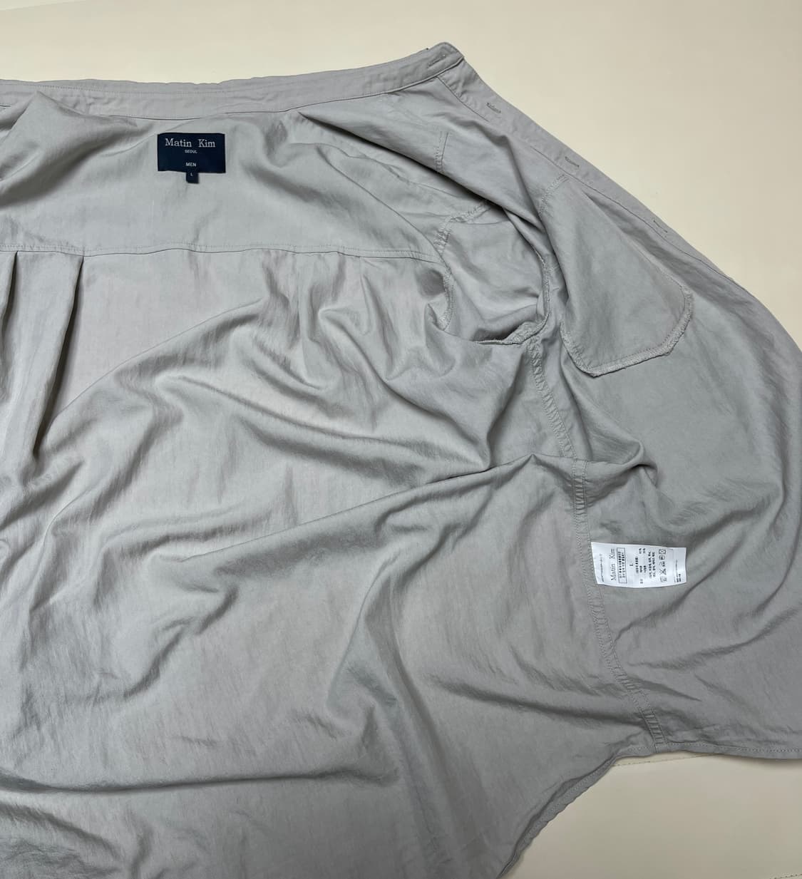 마뗑킴 스티치 포인트 셔츠 라이트 그레이 L 상품이미지5