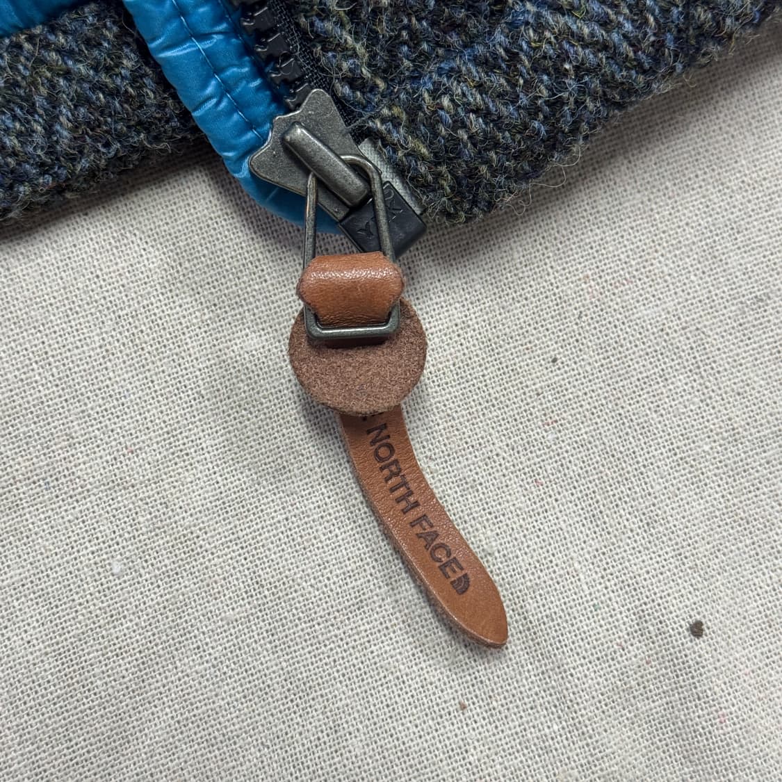 노스페이스 해리스트위드 헤링본 베스트 패딩조끼 L 상품이미지4