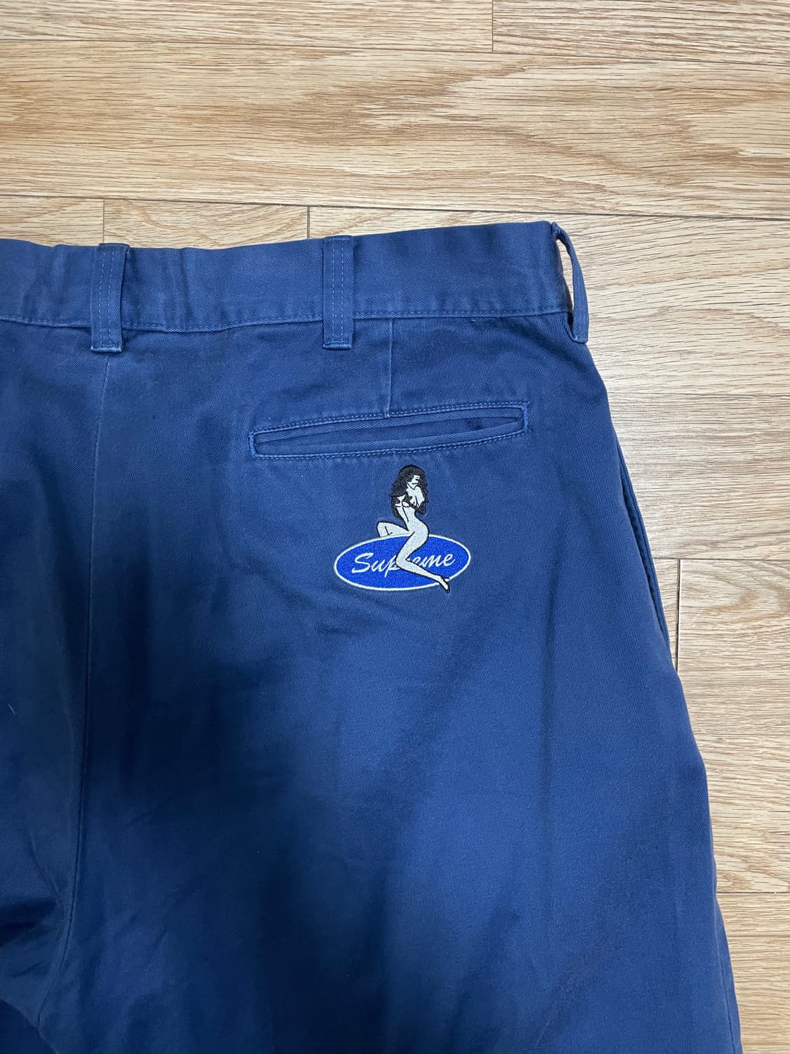 슈프림 핀업걸 치노 34 상품이미지1