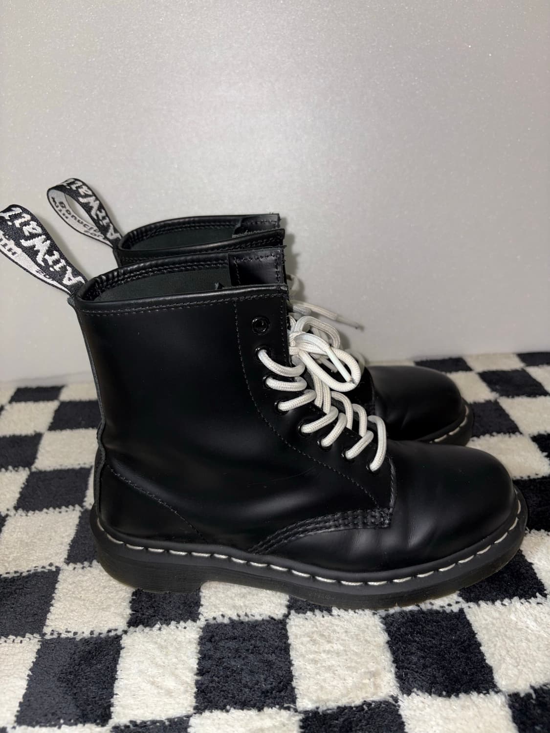 닥터마틴 1460 화이트스 티치 8홀 상품이미지3