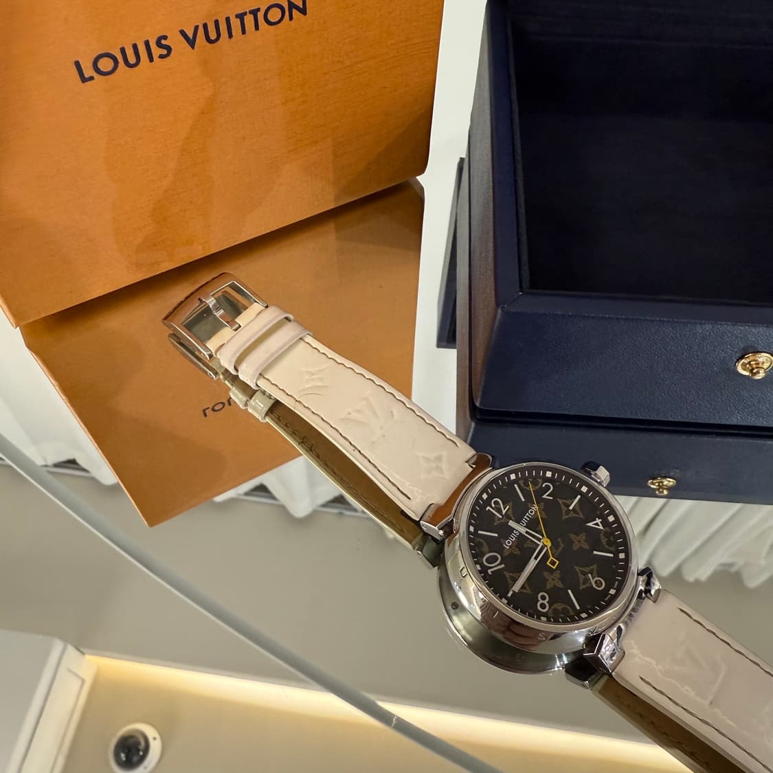 루이비통 땅부르 모노그램 쿼츠 시계  상품이미지6