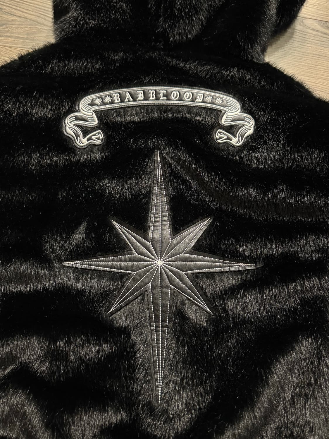 베드 블러드 미스틱11 리버시블 퍼 후드 자켓 - 화이트/블랙 상품이미지3