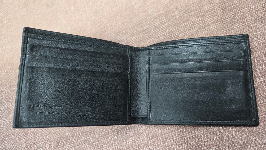 살바토레 페라가모 램스킨 블랙 반지갑 상품이미지6