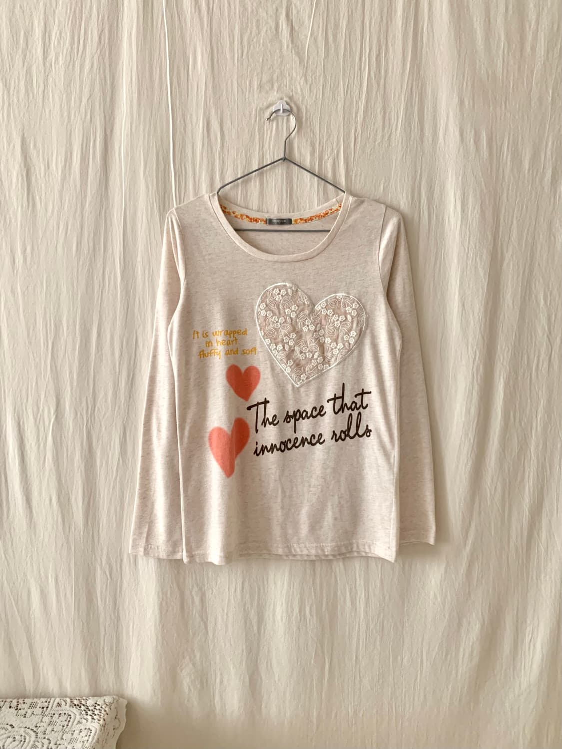 시네마클럽 레이스 하트 패치 티셔츠 상품이미지1