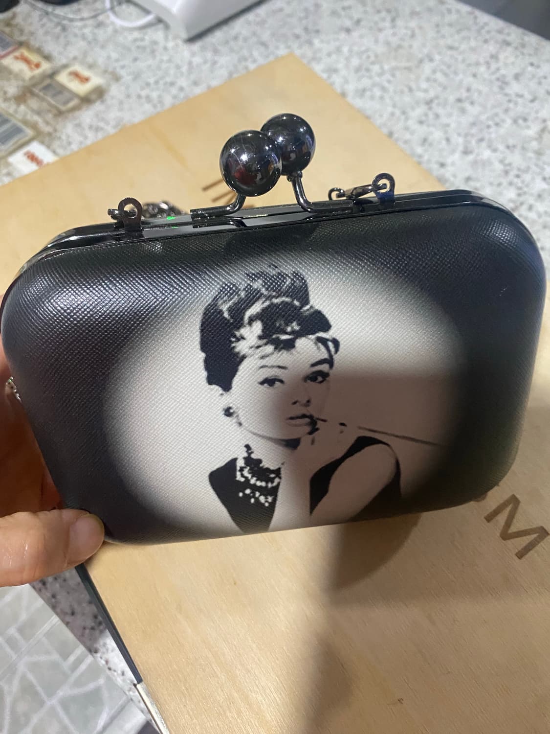 오드리 햅번 프린팅 클러치 숄더백 상품이미지2