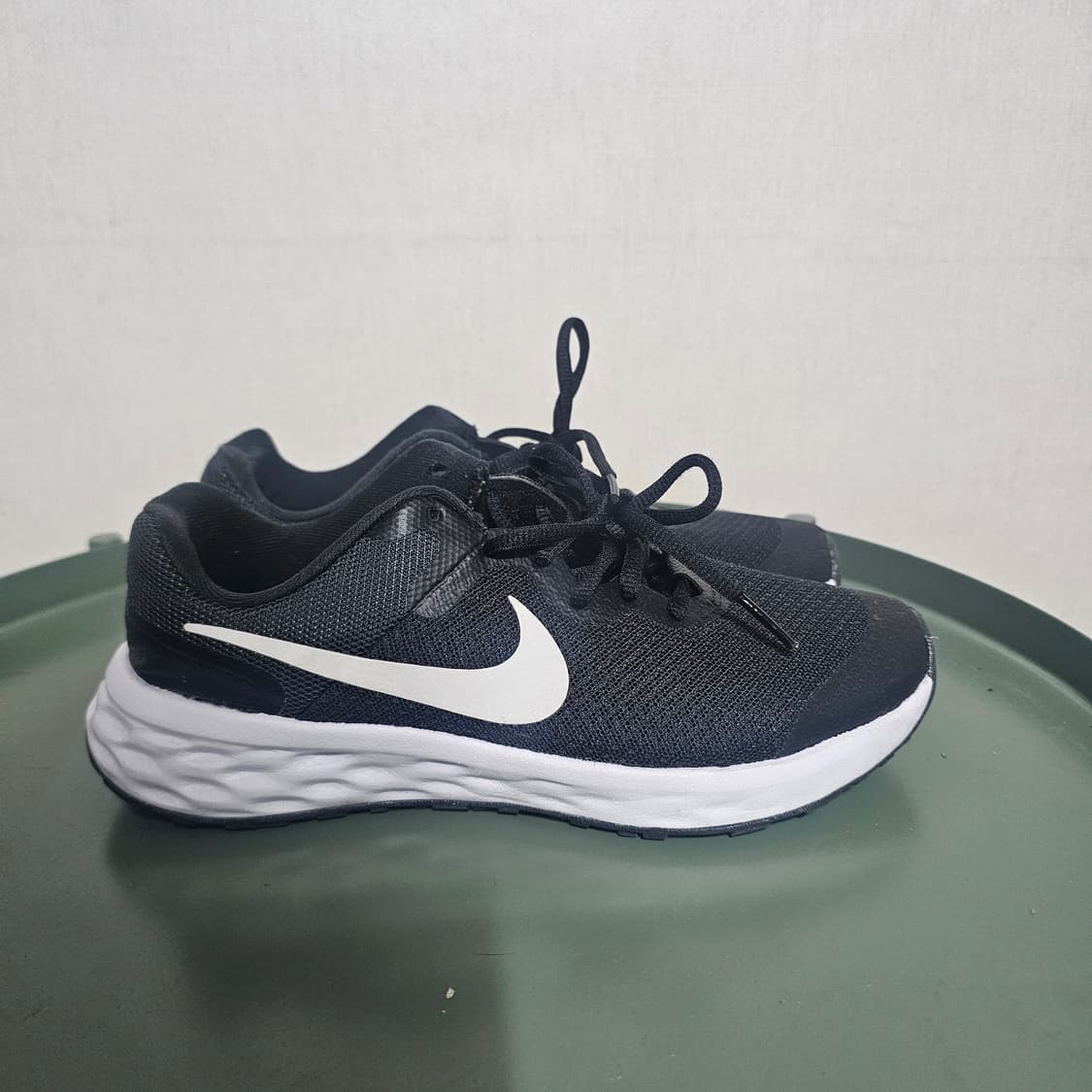 235 나이키 레볼루션 상품이미지1