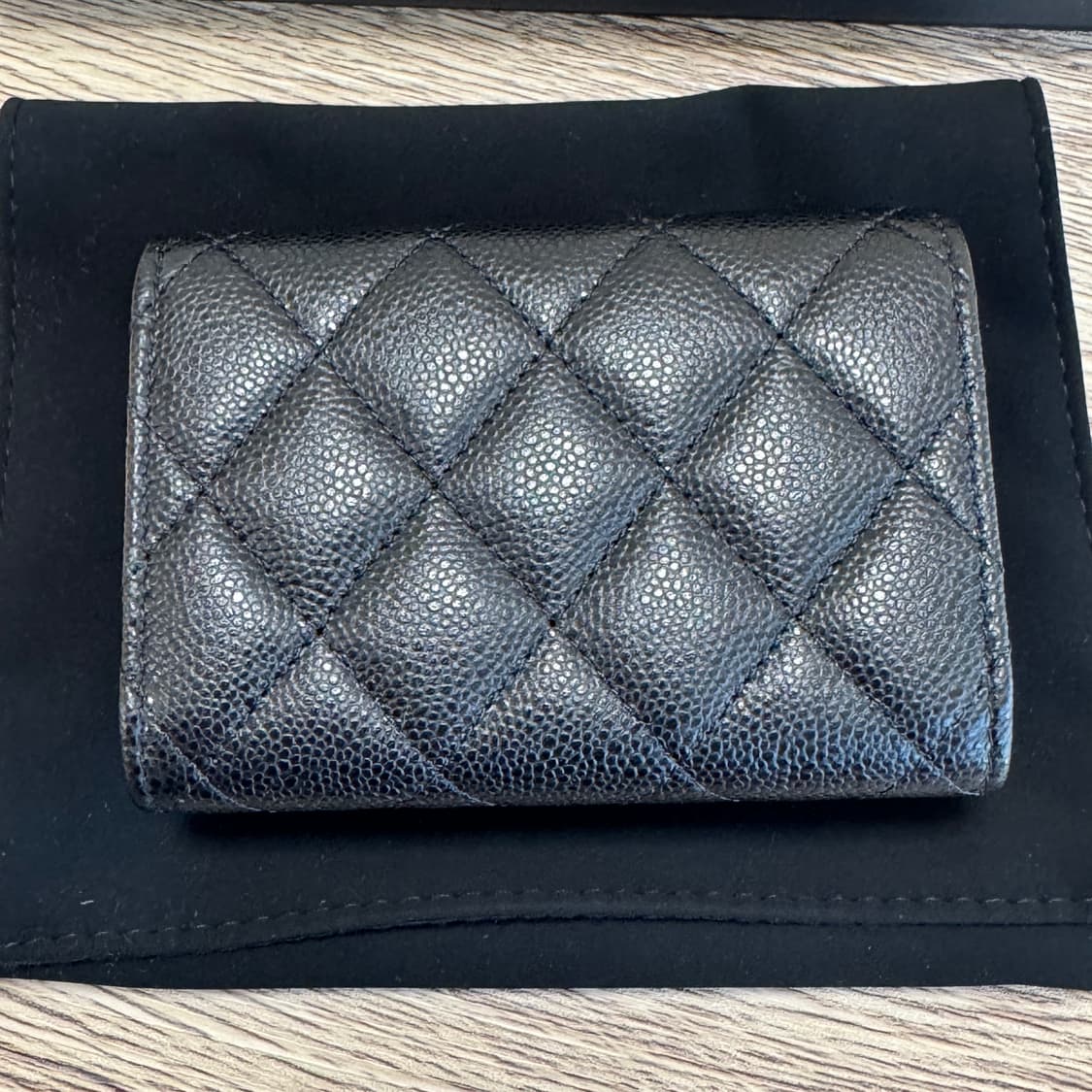 샤넬 클래식 캐비어 3단지갑 금장 블랙 새제품 AP0230 상품이미지3