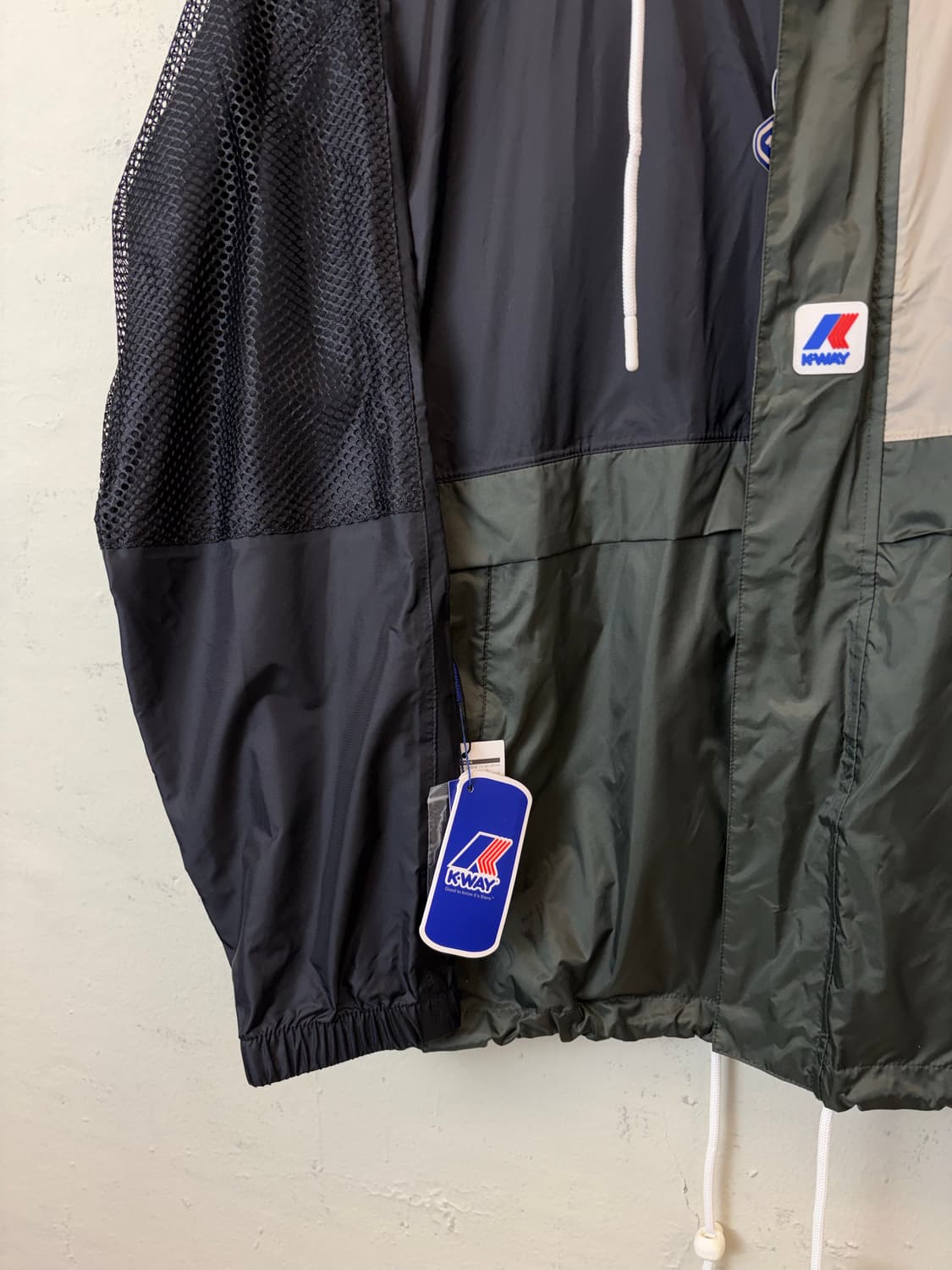 새상품 까웨 리메이크 바람막이 상품이미지6