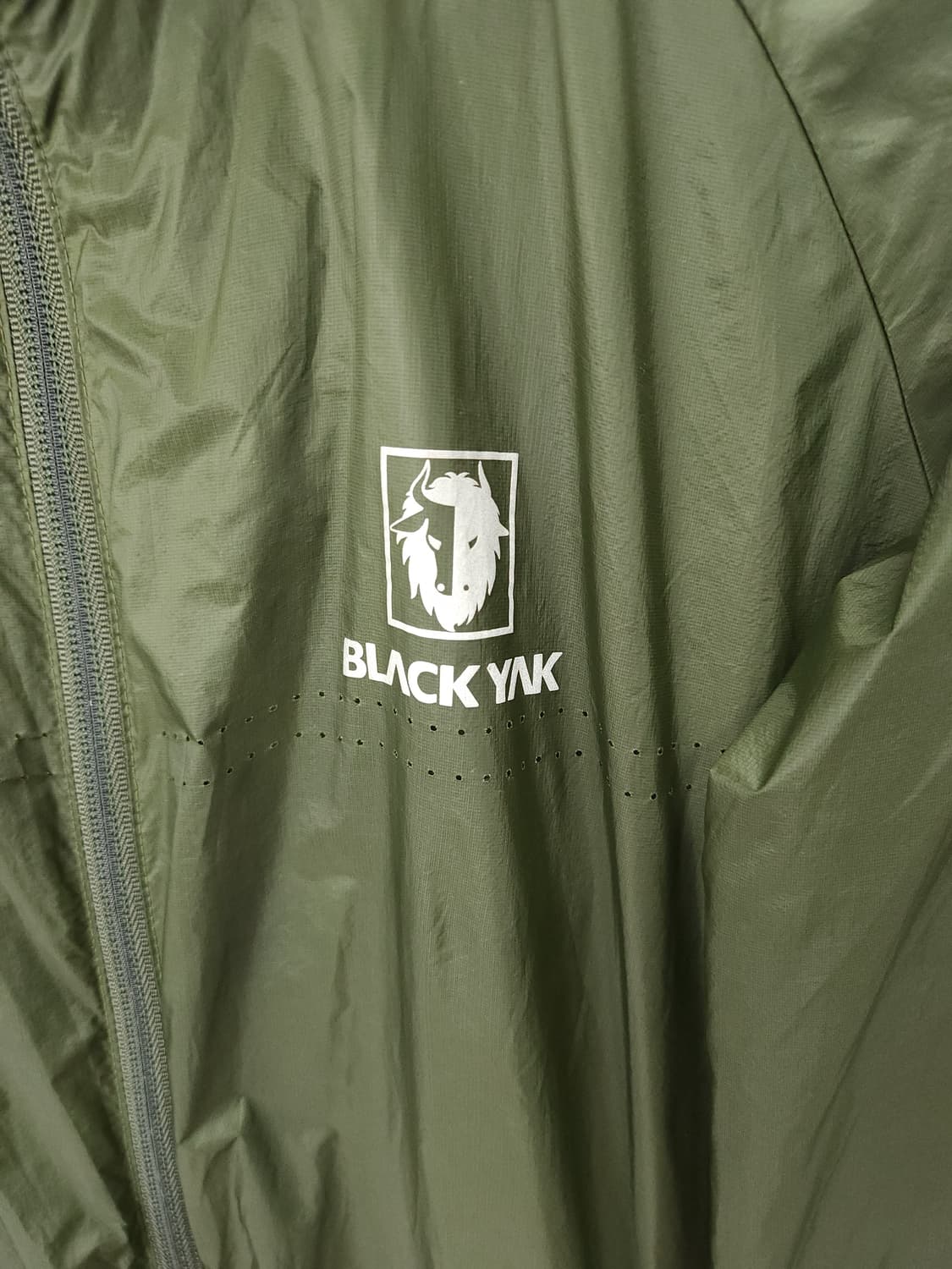 블랙야크 카키 바람막이 100 L 상품이미지3