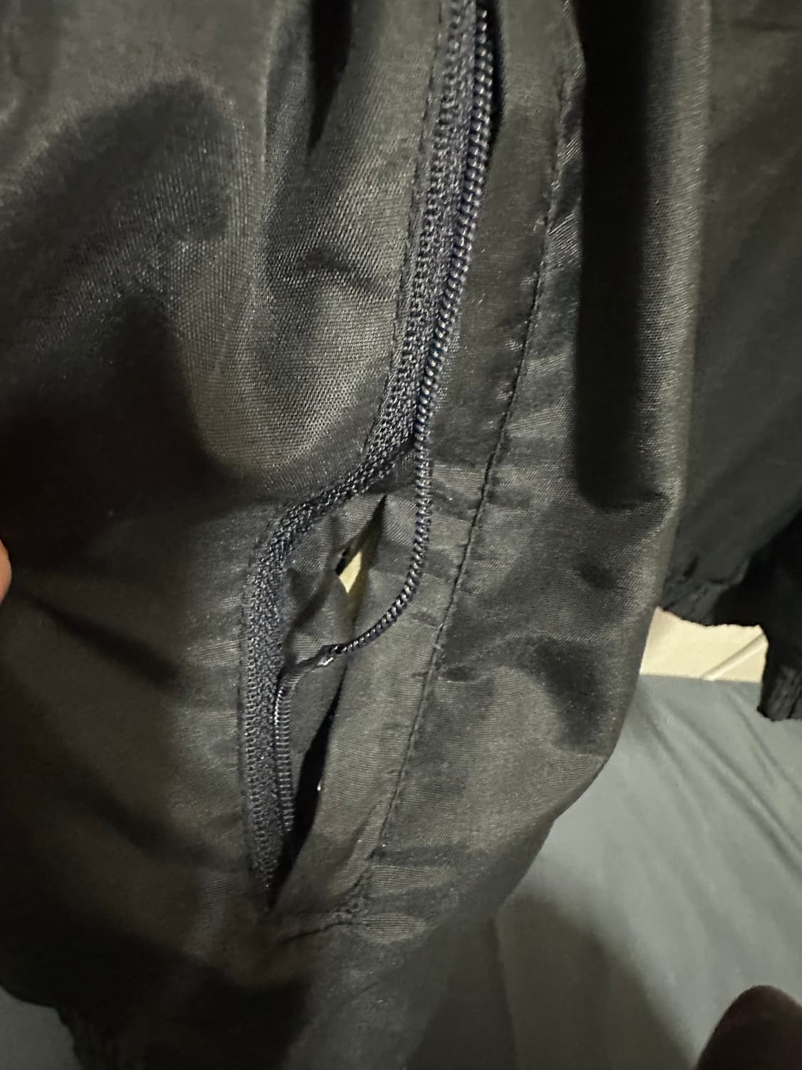 (100)아디다스 블랙 후드 점퍼 상품이미지4