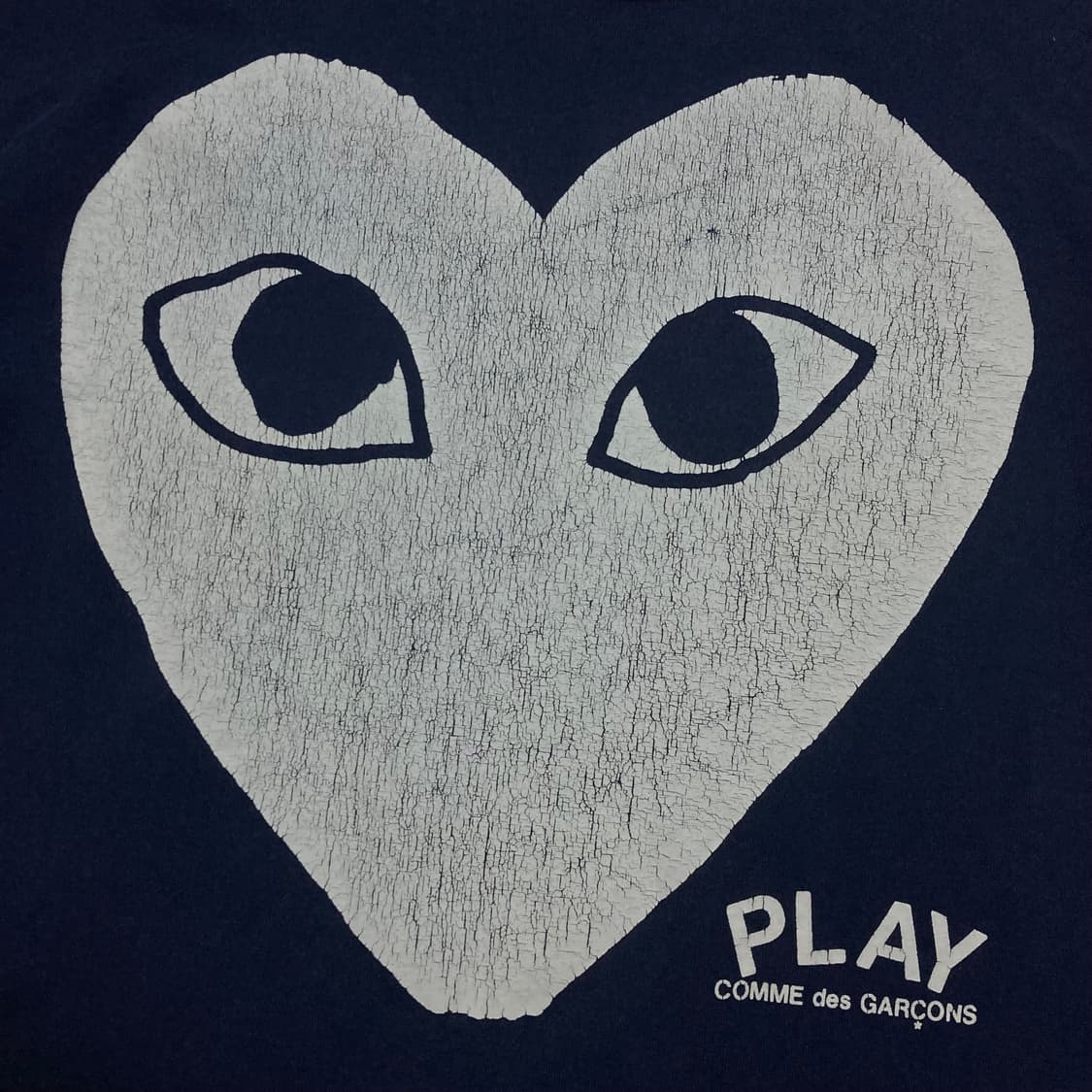 꼼데가르송 화이트 하트 빅로고 네이비 반팔티 상품이미지2