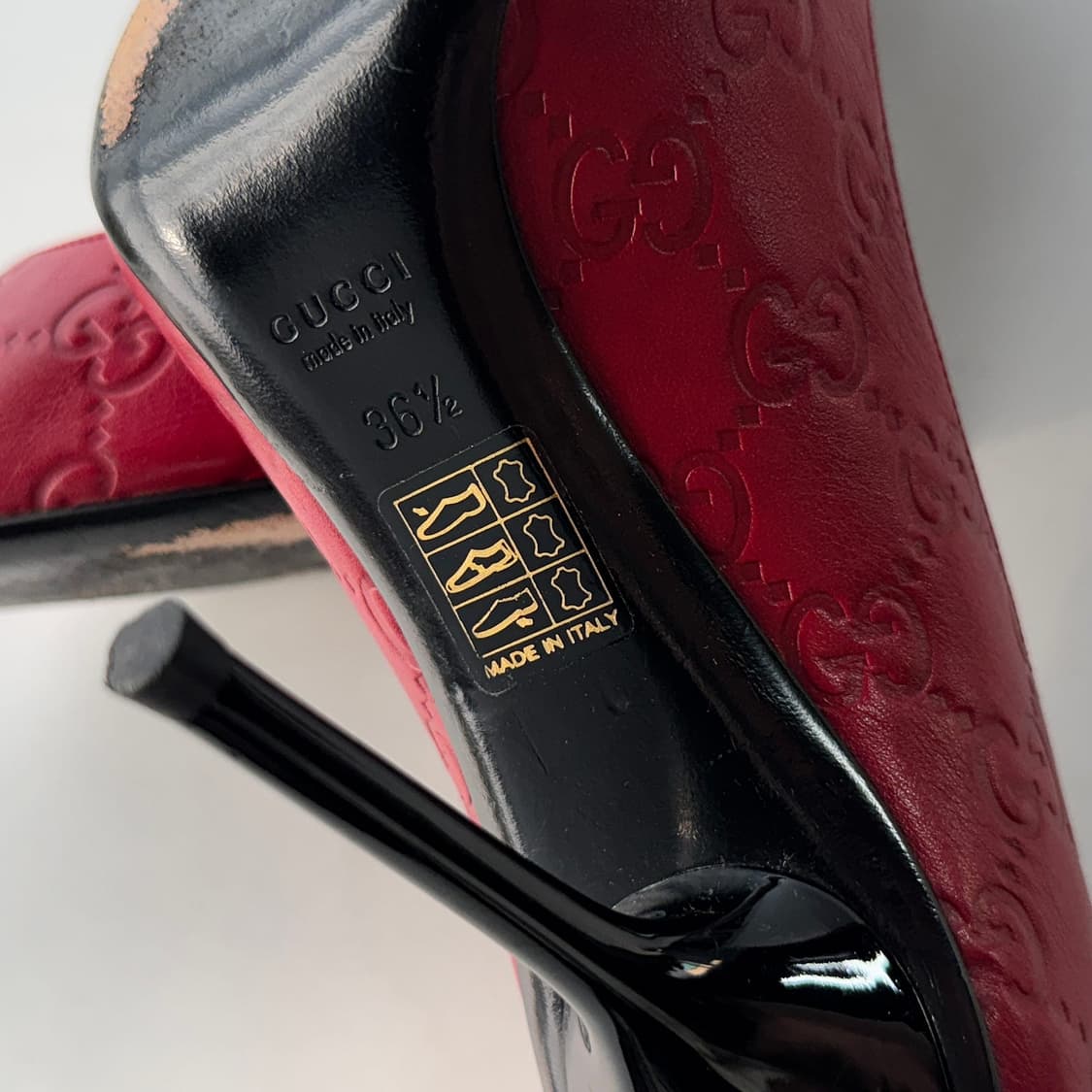 구찌 GG 엠보 로고 펌프스 힐 상품이미지5