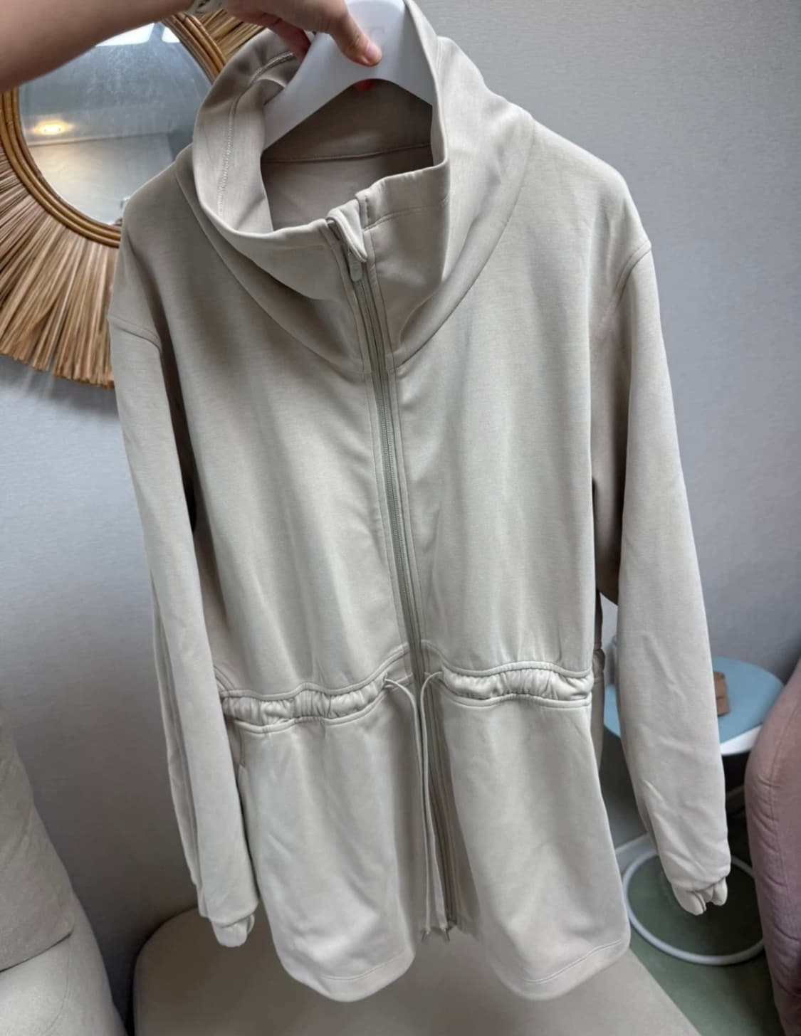 룰루레몬 베이지 자켓 사이즈 66 상품이미지2