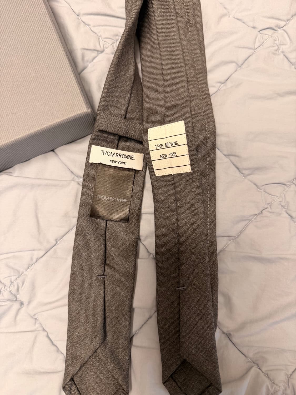 톰브라운 미드그레이 넥타이 상품이미지2