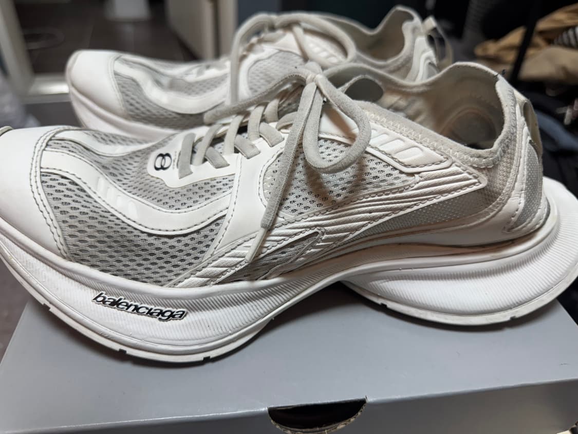 발렌시아가 서킷 올화이트 한정판  상품이미지3