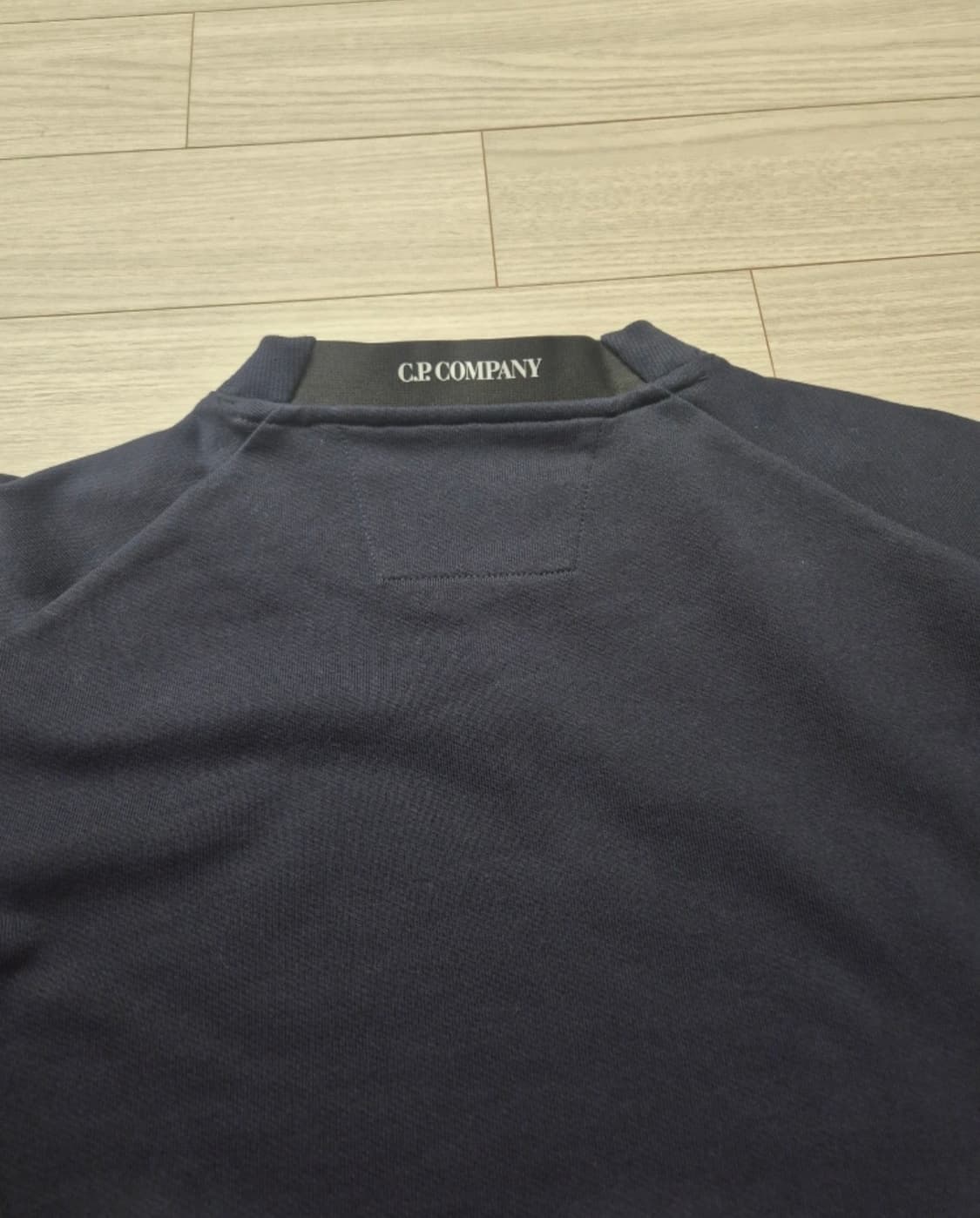 CP컴퍼니 맨투맨 네이비 [S] 상품이미지4