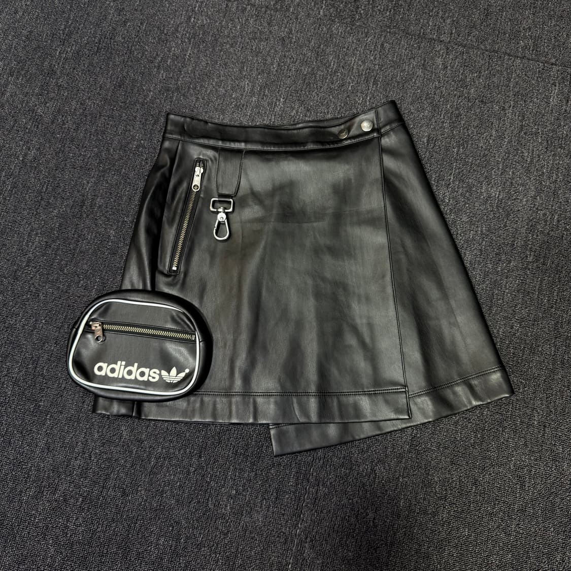 아디다스 블루버전 에어라이너 레더 스커트 상품이미지1