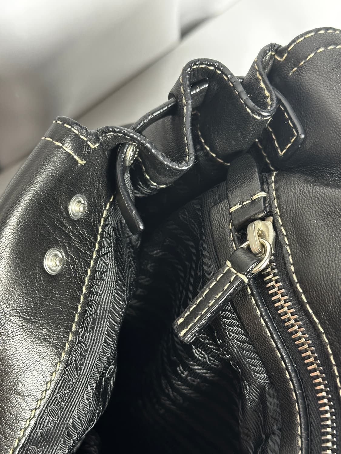 프라다 소프트 레더 토트백 (블랙) 상품이미지9