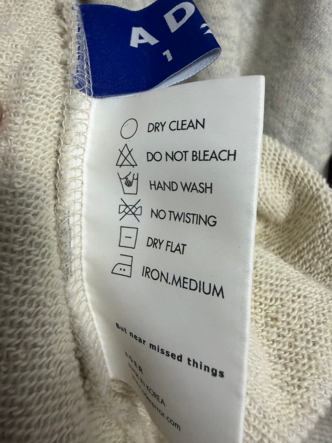 아더에러 플래닛 로고 맨투맨 상품이미지3