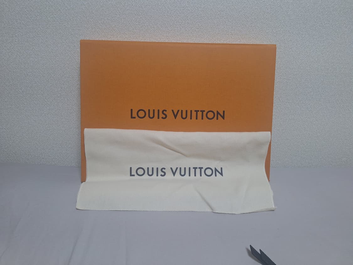 루이비통 앙프렝뜨 클러치 블랙 상품이미지6