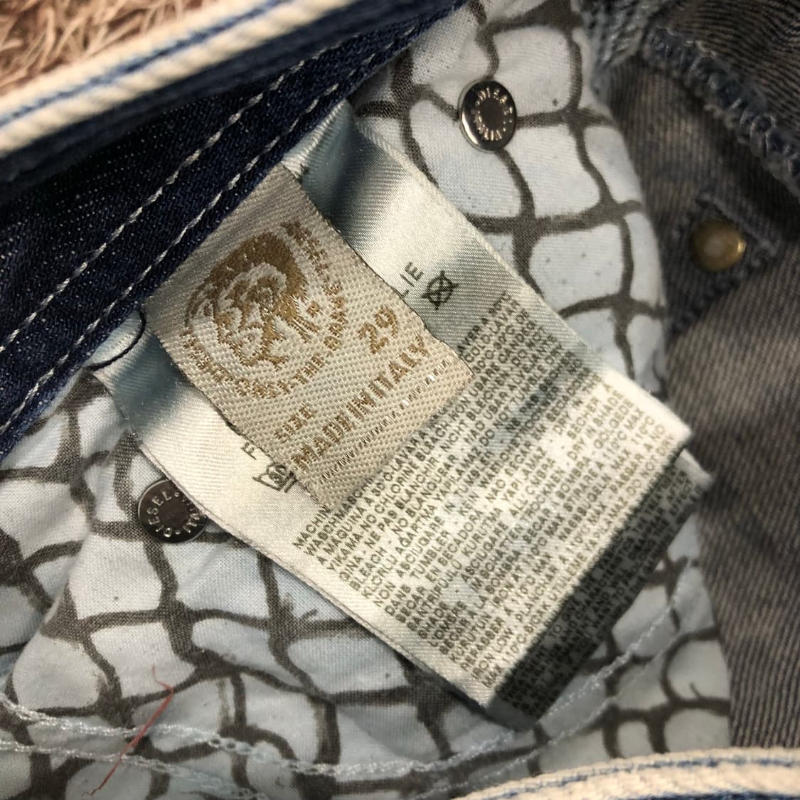 디젤 Timmen 디스 워싱 데님 팬츠 상품이미지9