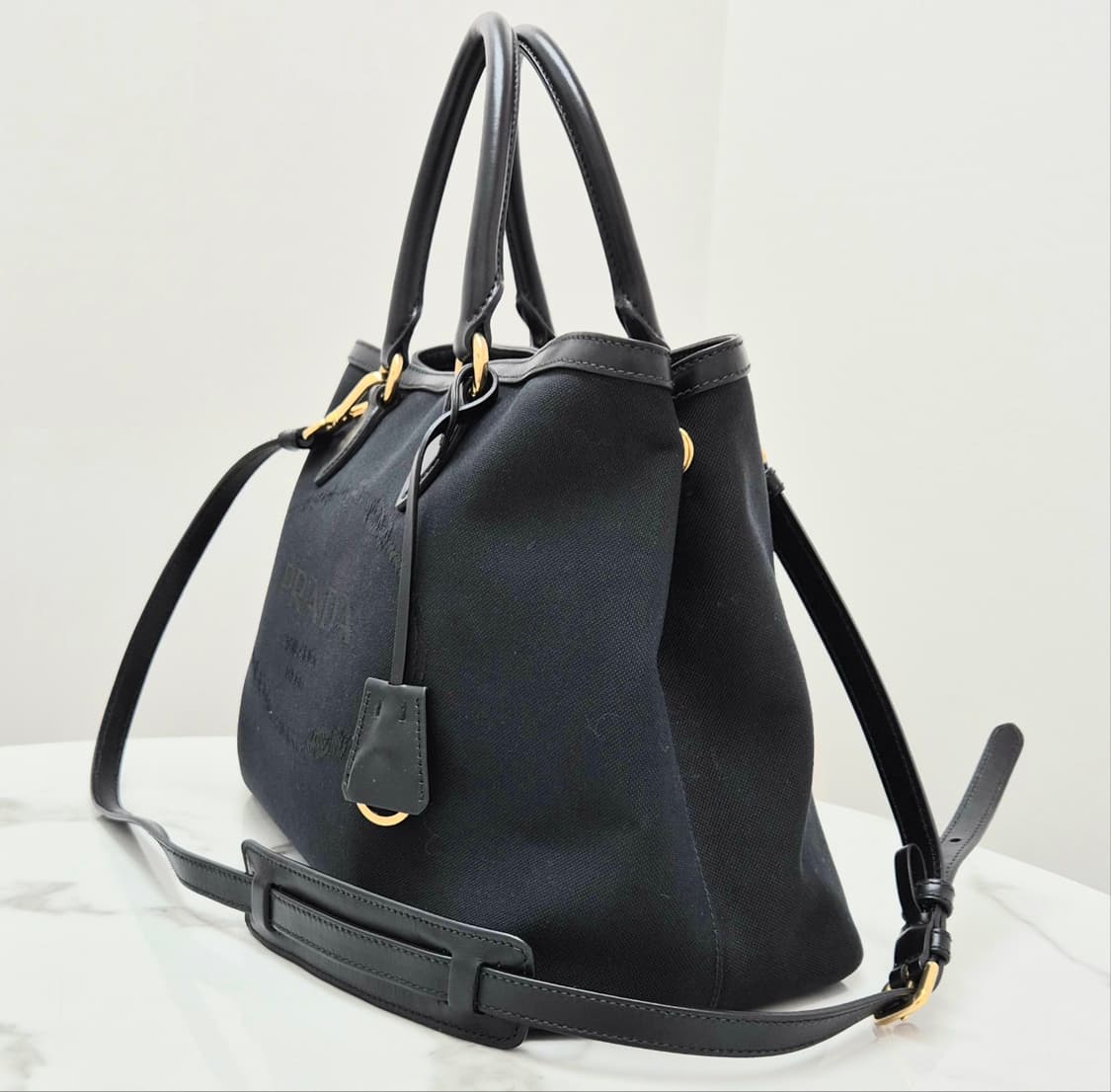 프라다 자카드 로고 패브릭 2way 토트겸 숄더백 1BA579
 상품이미지4