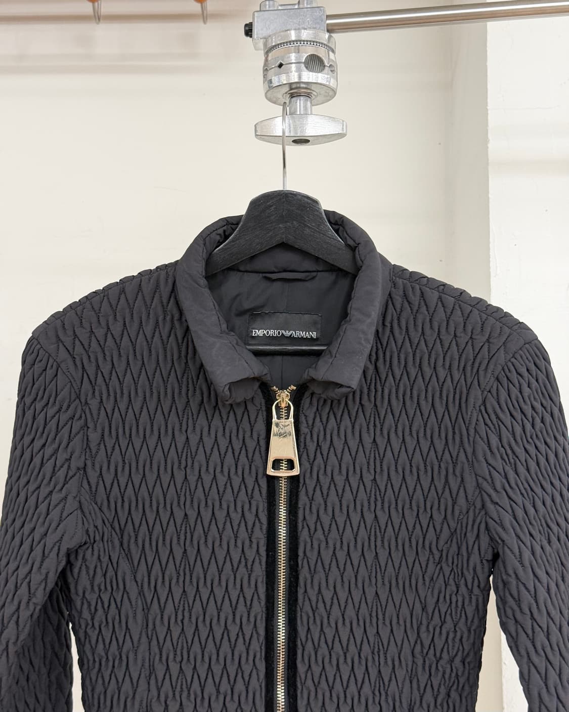 엠프리오 아르마니 블랙 지오메트릭 패턴 집업 자켓 상품이미지2