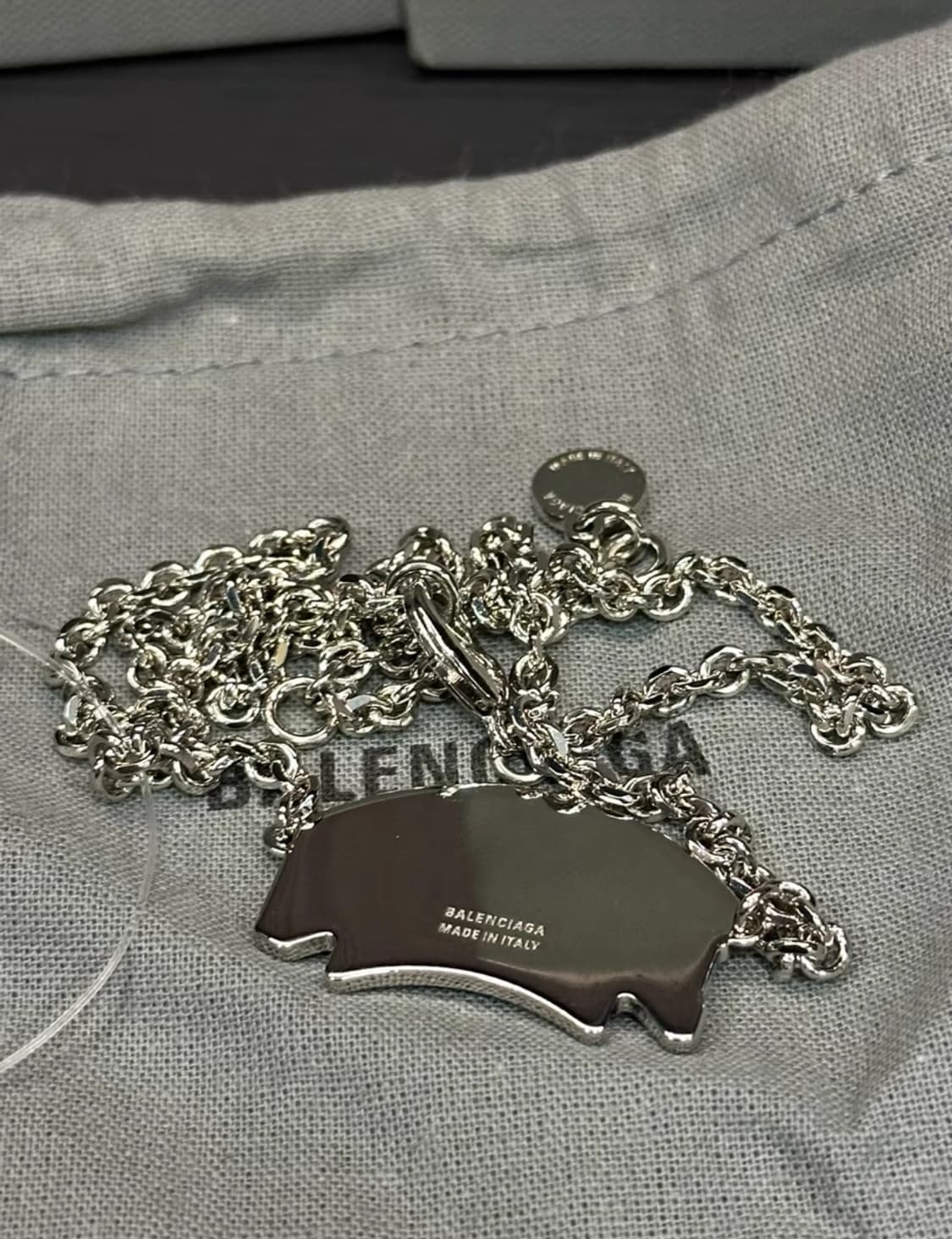 발렌시아가 파리 목걸이 상품이미지5