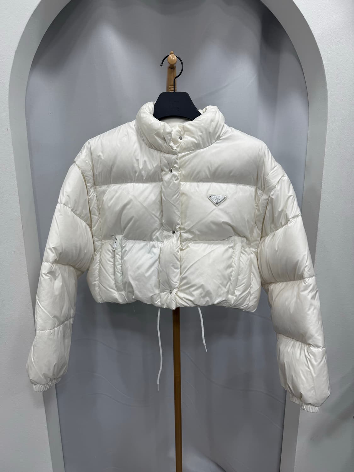 프라다 컨버터블 숏패딩 40사이즈 상품이미지1