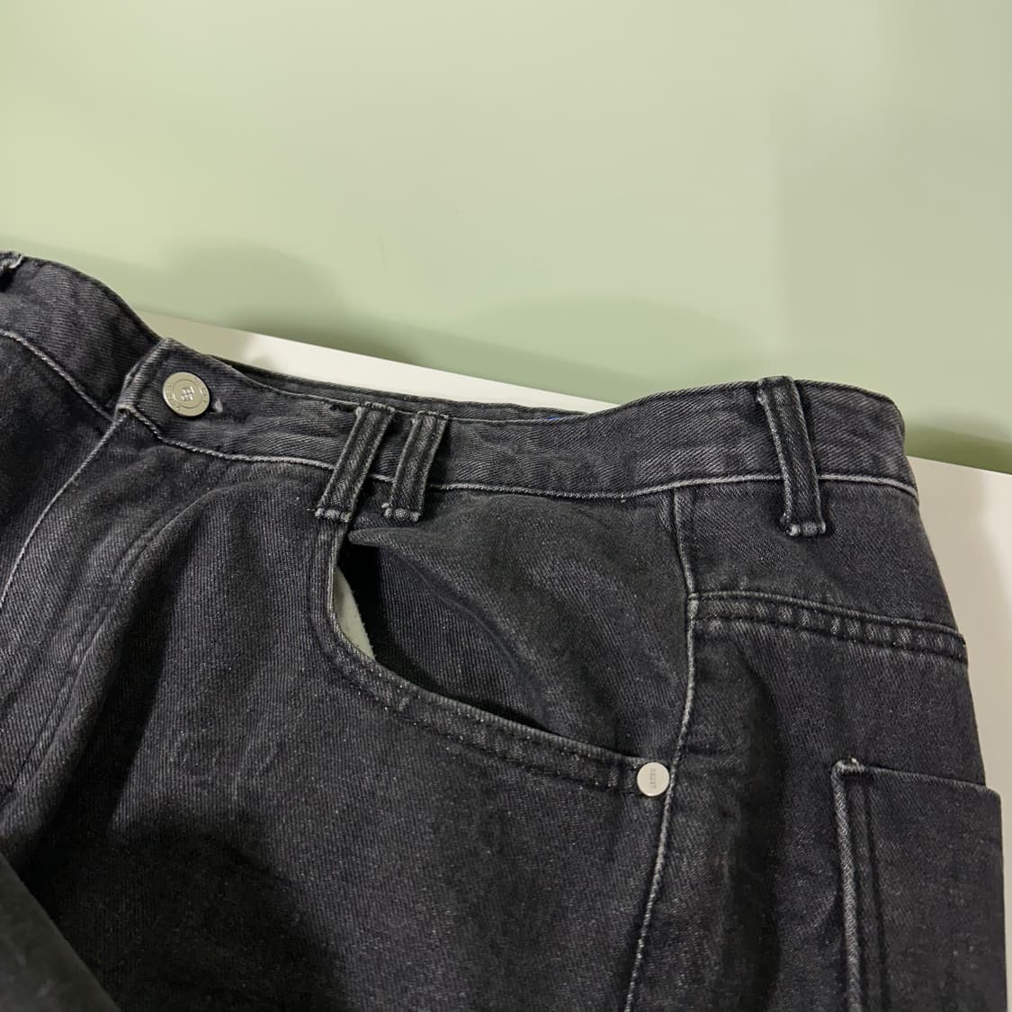 M 데케트 DECET 와이드핏 블랙더티워시드 데님팬츠 청바지 상품이미지3