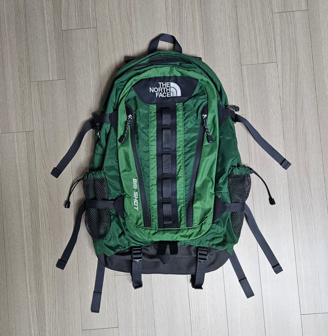 노스페이스 빅샷 가방 백팩 그린 다크그레이 상품이미지2