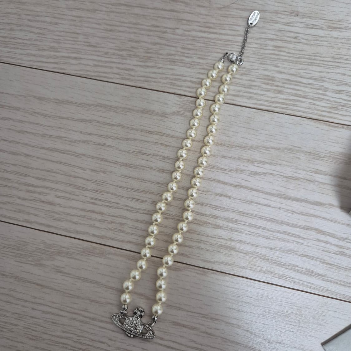 비비안웨스트우드 미니바스릴리프 펄 초커 목걸이  상품이미지3