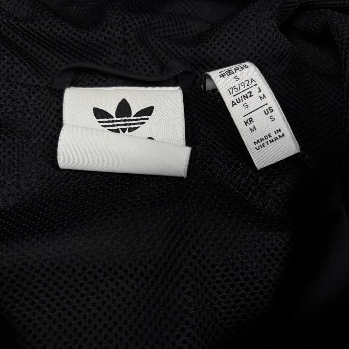 아디다스 블랙컬러 바람막이 상품이미지3