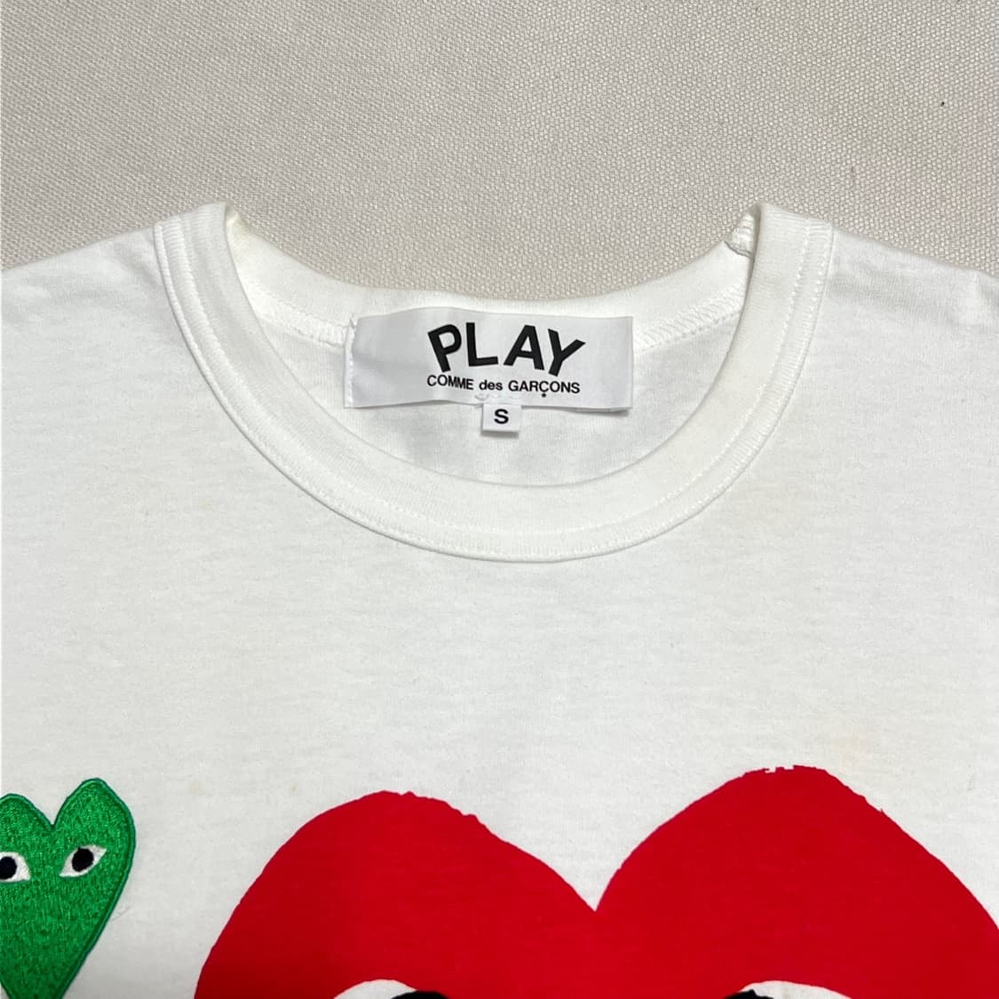 S 꼼데가르송 하트 와펜 티셔츠 상품이미지6