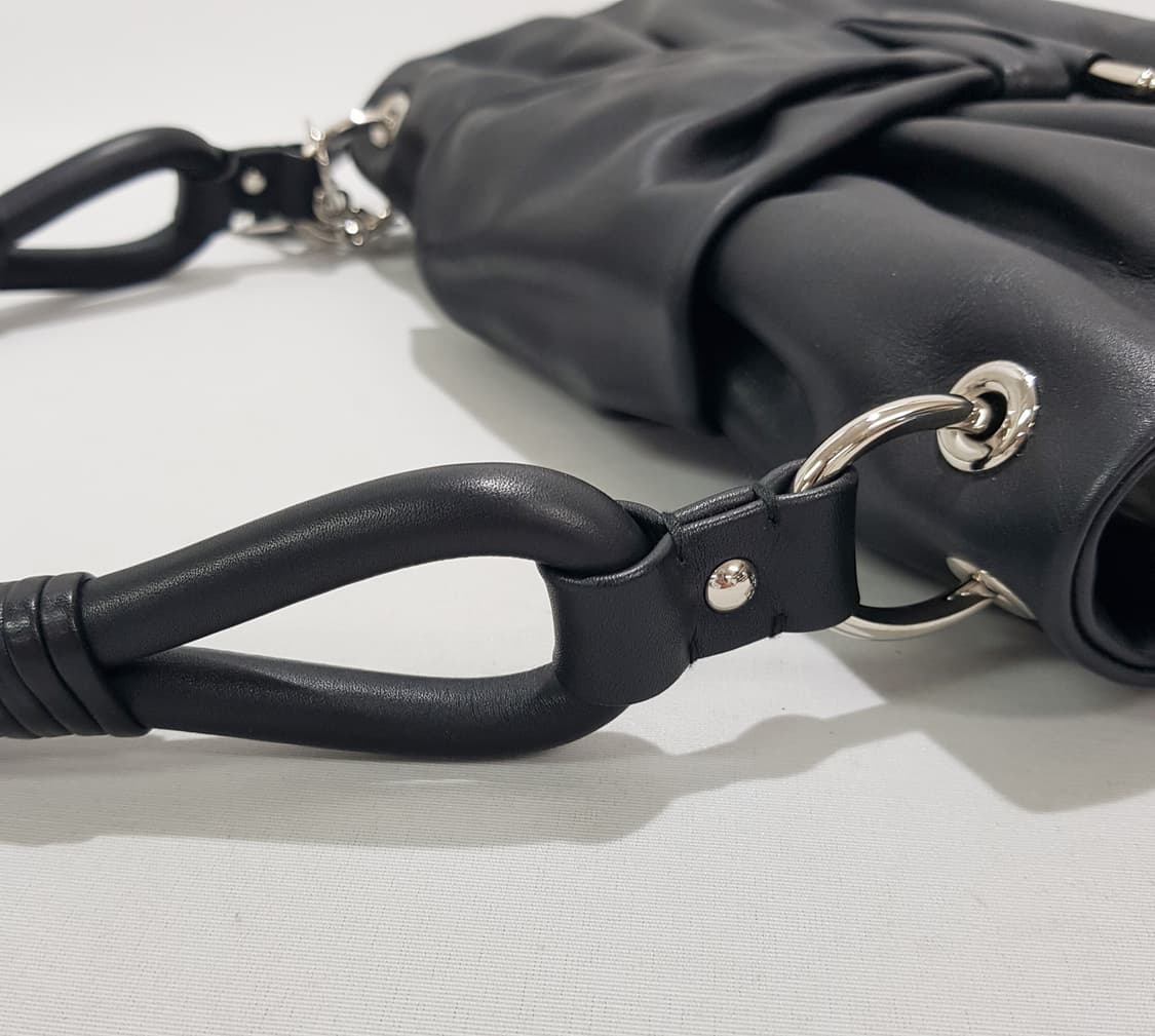 디올 D링 블랙 레더 숄더백 상품이미지8