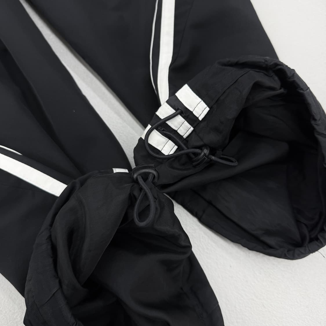 아디다스 00s 삼선 올드스쿨 바람막이 트랙팬츠 상품이미지4