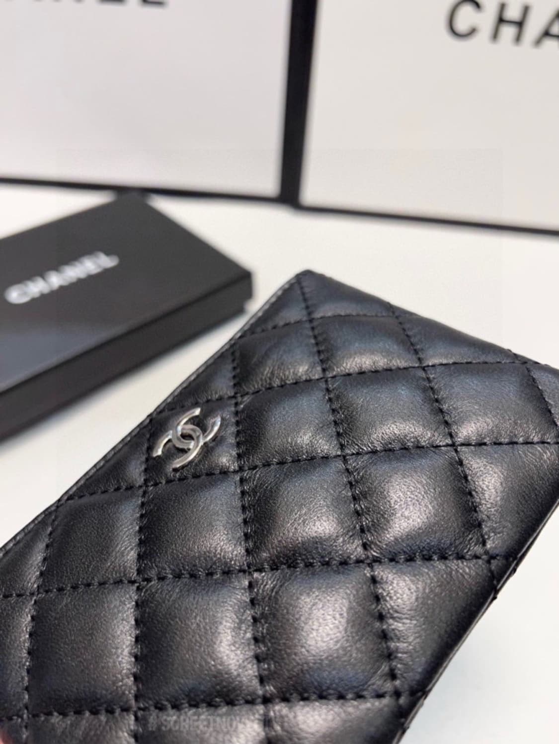 샤넬뷰티 램스킨 동전지갑 파우치 은장 풀박스  상품이미지7